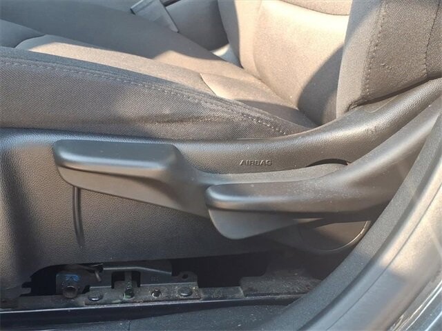 2018 Chevrolet Malibu in Troy, IL 62294-1376 - 18047015 18