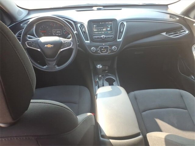 2018 Chevrolet Malibu in Troy, IL 62294-1376 - 18047015 5