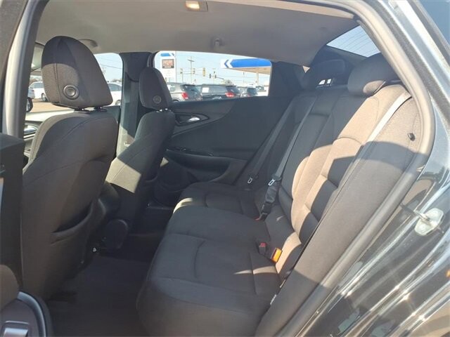 2018 Chevrolet Malibu in Troy, IL 62294-1376 - 18047015 20