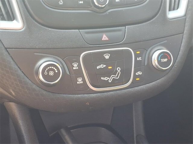 2018 Chevrolet Malibu in Troy, IL 62294-1376 - 18047015 8