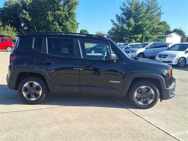 2018 Jeep Renegade in Troy, IL 62294-1376 - 18047028 26