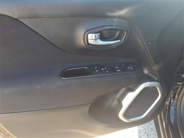 2018 Jeep Renegade in Troy, IL 62294-1376 - 18047028 15