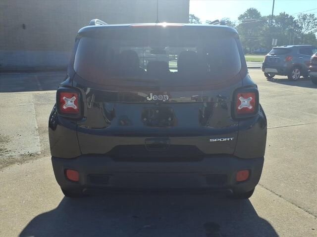 2018 Jeep Renegade in Troy, IL 62294-1376 - 18047028 24