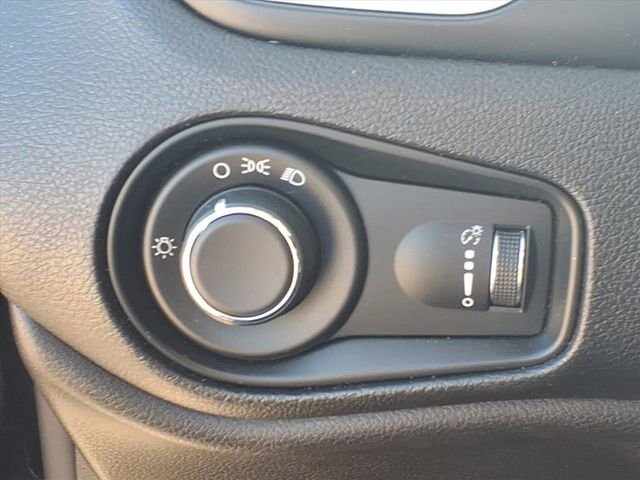 2018 Jeep Renegade in Troy, IL 62294-1376 - 18047028 14