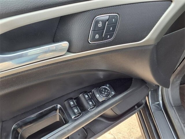 2015 Ford Fusion in Troy, IL 62294-1376 - 18047031 18