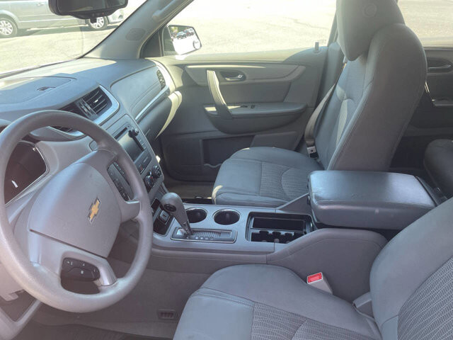 2017 Chevrolet Traverse in Mount Vernon, WA 98273 - 18047040 4