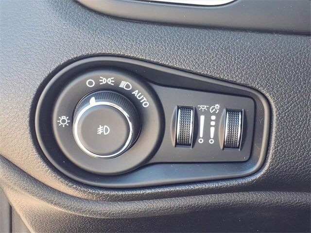 2016 Jeep Renegade in Troy, IL 62294-1376 - 18047495 15