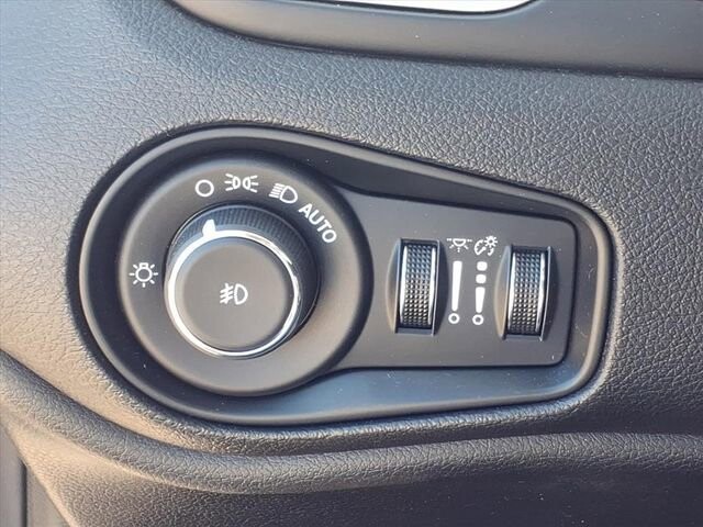 2016 Jeep Renegade in Troy, IL 62294-1376 - 18047495 15