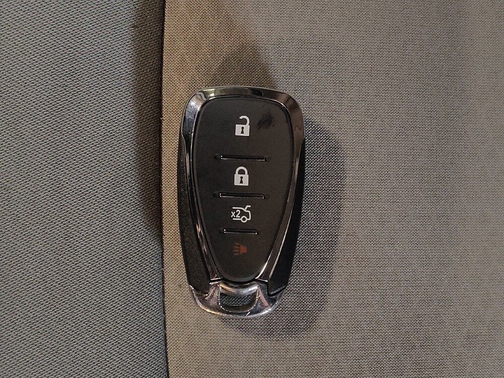 2017 Chevrolet Malibu in Pelham, AL 35124 - 18047599 32