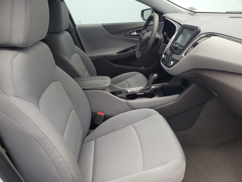 2017 Chevrolet Malibu in Pelham, AL 35124 - 18047599 21