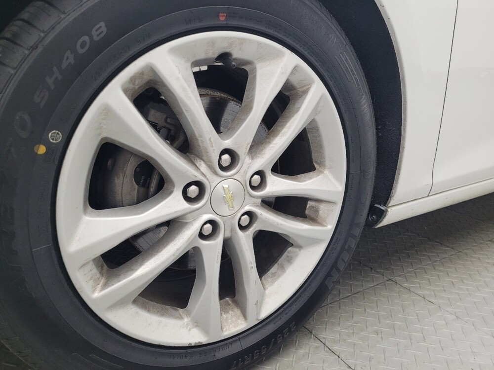 2017 Chevrolet Malibu in Pelham, AL 35124 - 18047599 31