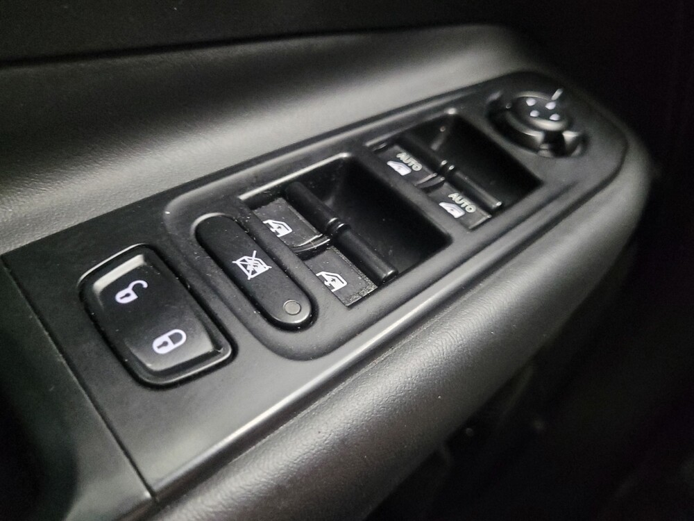 2017 Jeep Renegade in Highland, IN 46322 - 18047766 27