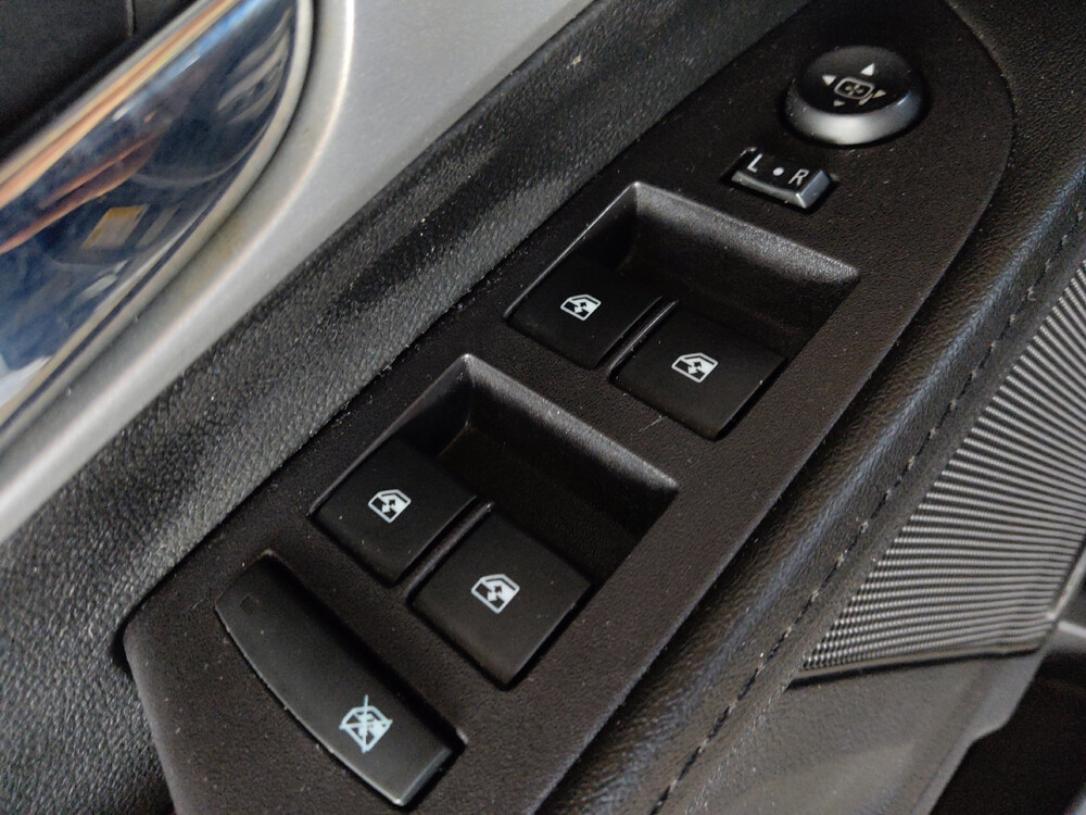 2017 Chevrolet Equinox in Lauderdale Lakes, FL 33313 - 18047979 27