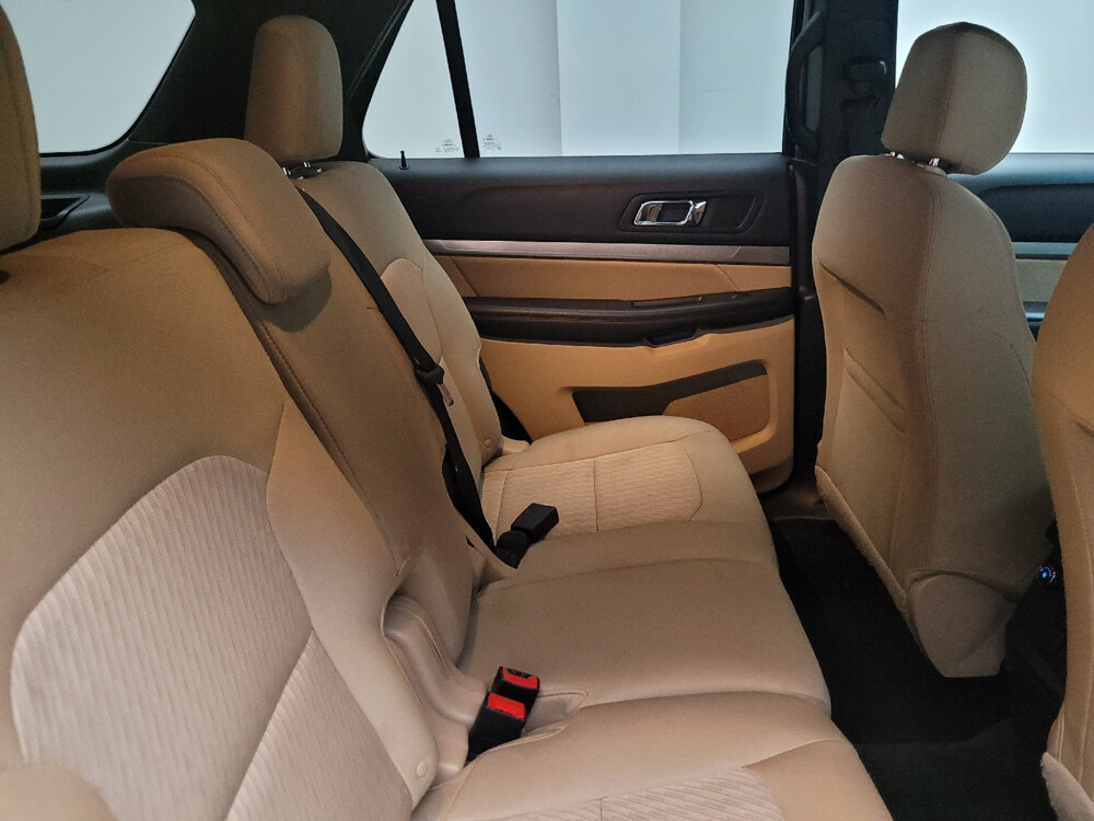 2017 Ford Explorer in Taylor, MI 48180 - 18048094 19
