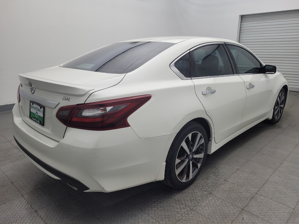 2017 Nissan Altima in Houston, TX 77074 - 18048102 9