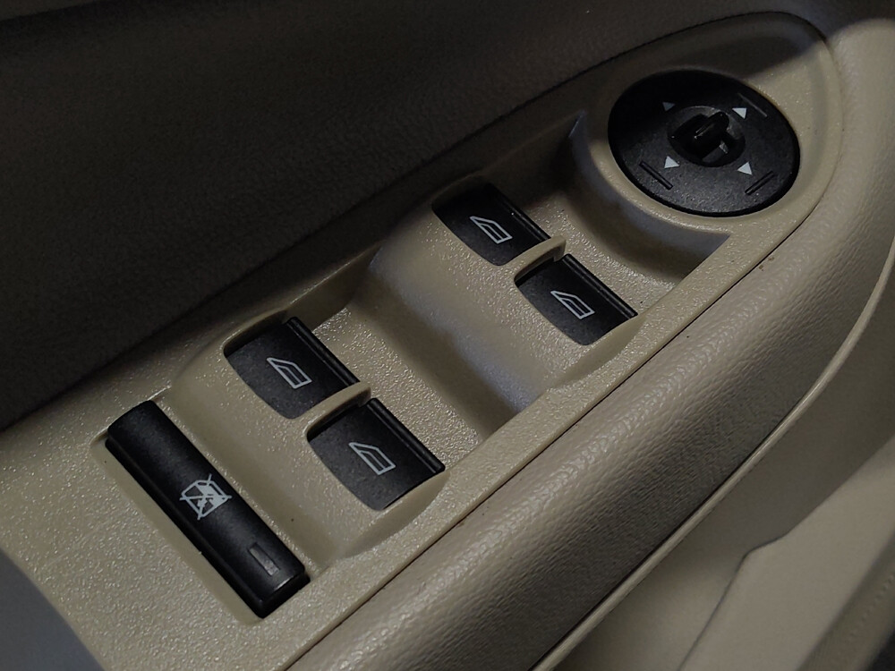 2017 Ford Escape in Hialeah, FL 33014 - 18048439 27