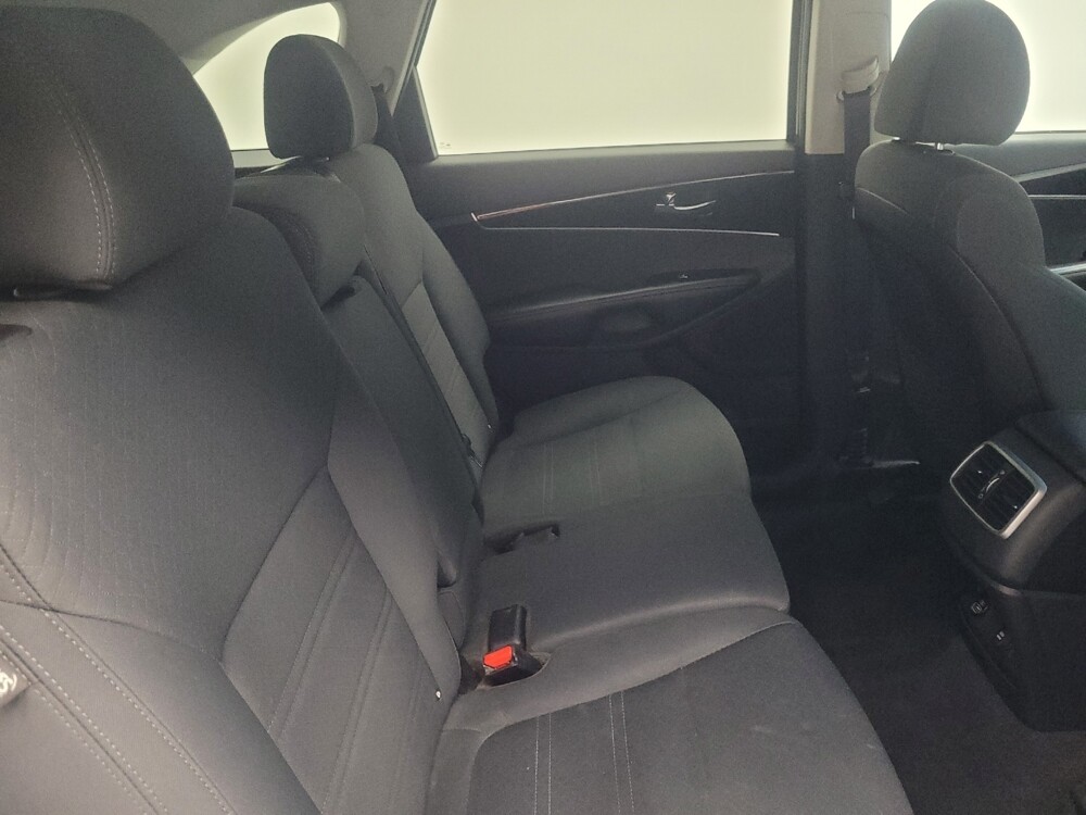 2020 Kia Sorento in Indianapolis, IN 46219 - 18048605 19