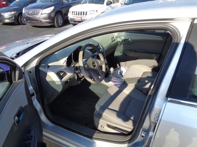2010 Chevrolet Malibu in Lebanon, TN 37087-3302 - 18048614 5