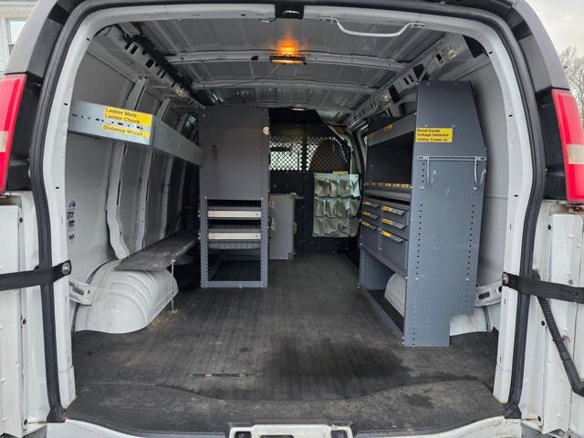 2012 Chevrolet Express 2500 in Blauvelt, NY 10913 - 18048633 32