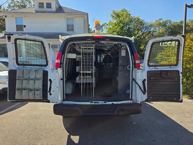 2011 Chevrolet Express 2500 in Blauvelt, NY 10913 - 18048654 30