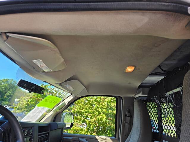 2011 Chevrolet Express 2500 in Blauvelt, NY 10913 - 18048654 25