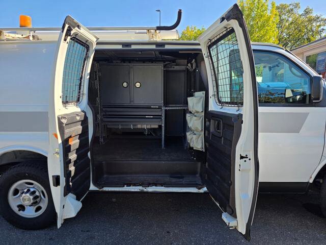 2011 Chevrolet Express 2500 in Blauvelt, NY 10913 - 18048654 48