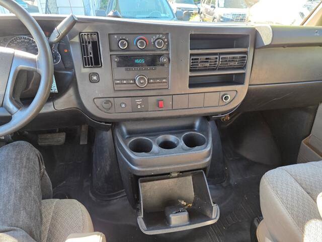 2011 Chevrolet Express 2500 in Blauvelt, NY 10913 - 18048654 16