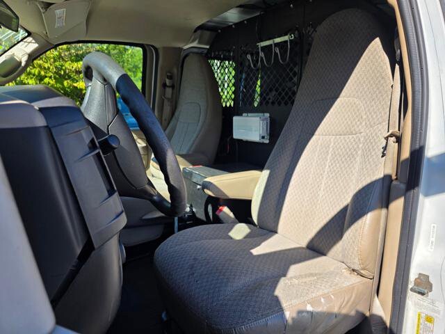 2011 Chevrolet Express 2500 in Blauvelt, NY 10913 - 18048654 12