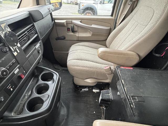 2011 Chevrolet Express 2500 in Blauvelt, NY 10913 - 18048654 59