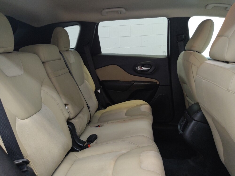 2016 Jeep Cherokee in Fairfield, OH 45014 - 18048783 19