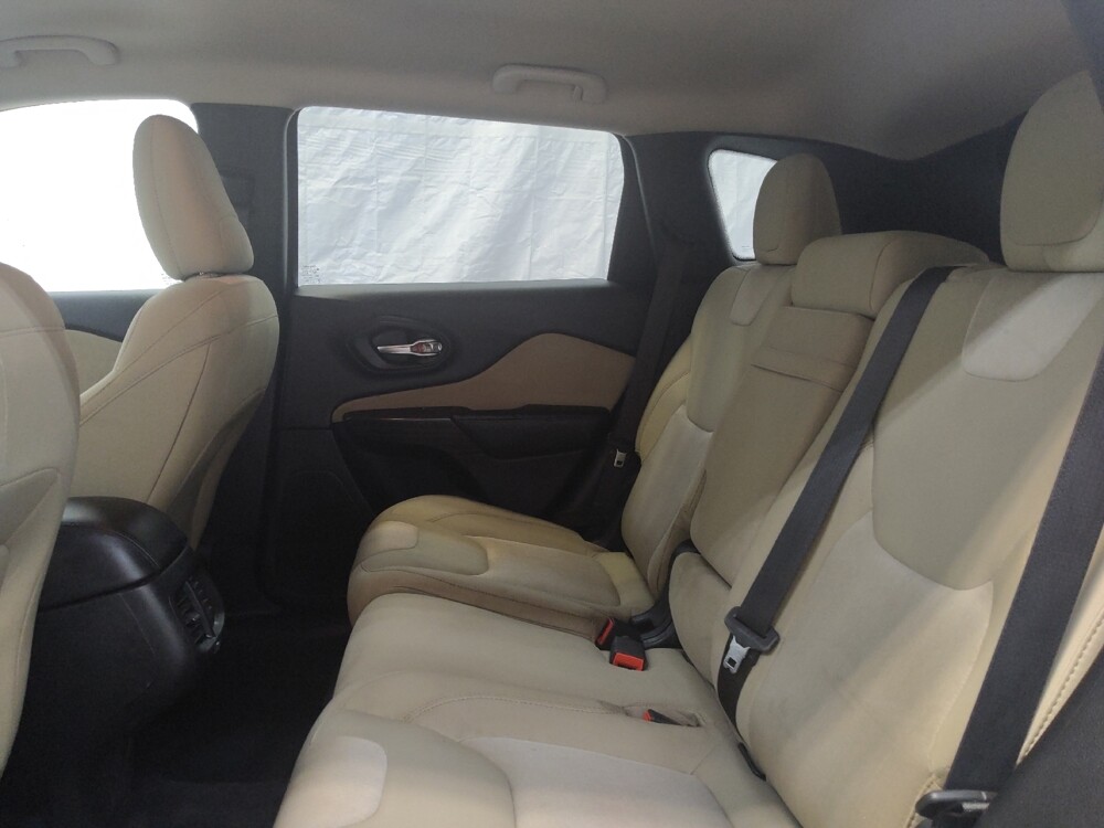 2016 Jeep Cherokee in Fairfield, OH 45014 - 18048783 18