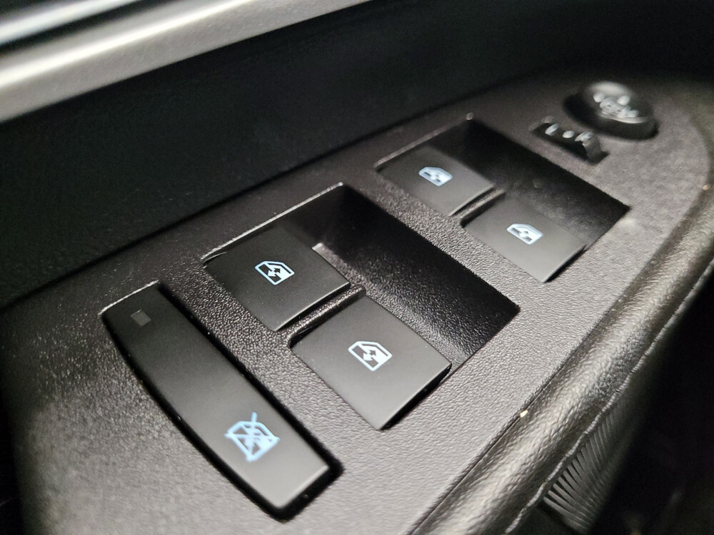 2017 Chevrolet Equinox in Eastpointe, MI 48021 - 18048833 27