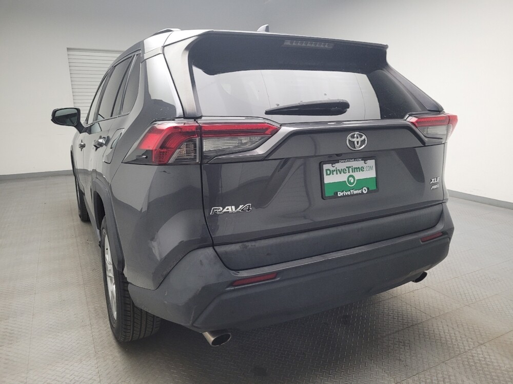 2019 Toyota RAV4 in Eastpointe, MI 48021 - 18048919 6