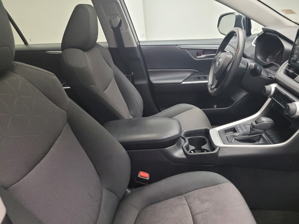 2019 Toyota RAV4 in Eastpointe, MI 48021 - 18048919 21