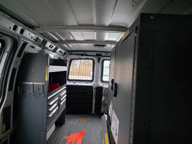 2011 Chevrolet Express 2500 in Blauvelt, NY 10913 - 18048962 28