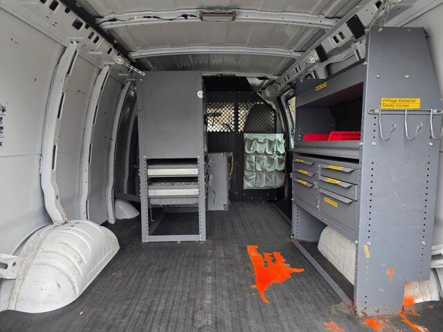 2011 Chevrolet Express 2500 in Blauvelt, NY 10913 - 18048962 35