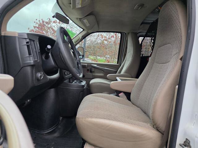 2011 Chevrolet Express 2500 in Blauvelt, NY 10913 - 18048962 11