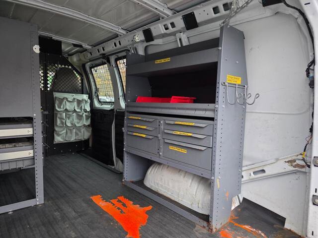 2011 Chevrolet Express 2500 in Blauvelt, NY 10913 - 18048962 36