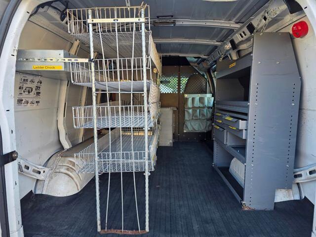 2011 Chevrolet Express 2500 in Blauvelt, NY 10913 - 18048963 32