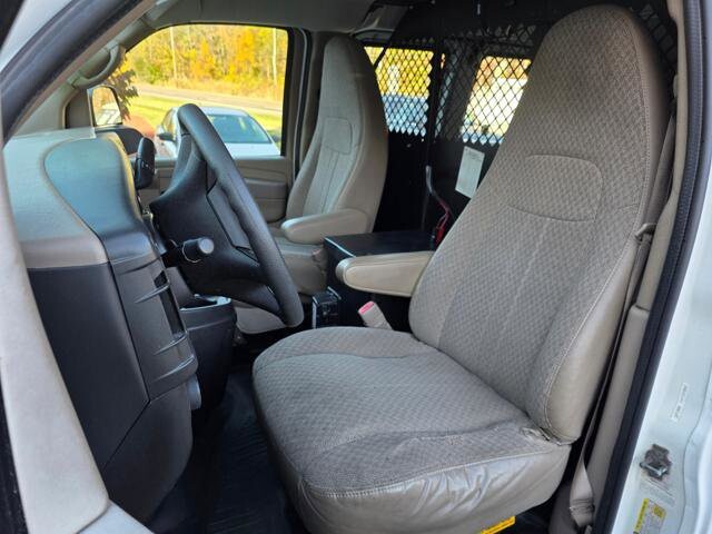 2011 Chevrolet Express 2500 in Blauvelt, NY 10913 - 18048963 12