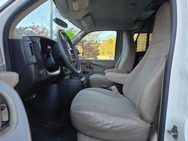 2011 Chevrolet Express 2500 in Blauvelt, NY 10913 - 18048963 11
