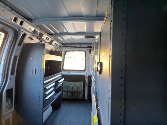 2011 Chevrolet Express 2500 in Blauvelt, NY 10913 - 18048963 25