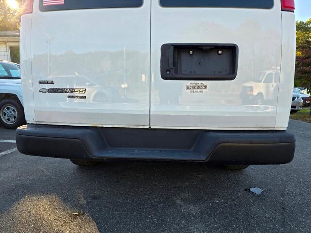 2011 Chevrolet Express 2500 in Blauvelt, NY 10913 - 18048963 41