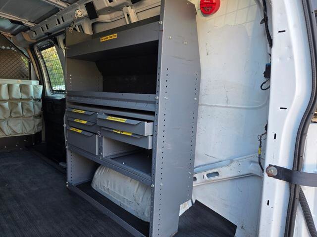 2011 Chevrolet Express 2500 in Blauvelt, NY 10913 - 18048963 33