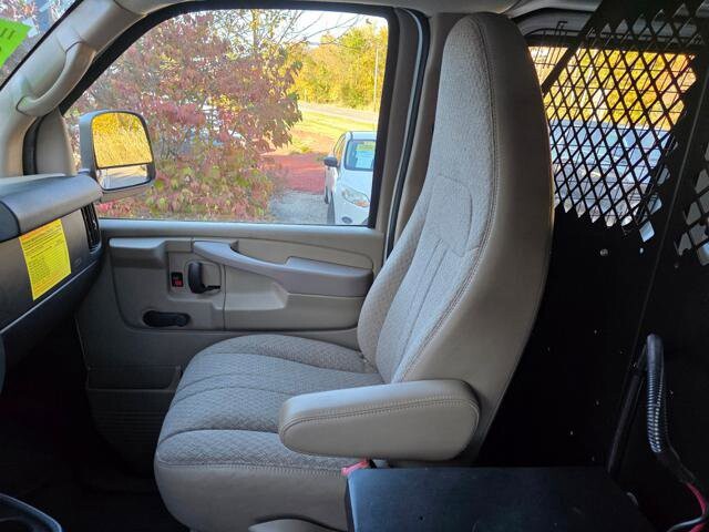 2011 Chevrolet Express 2500 in Blauvelt, NY 10913 - 18048963 24