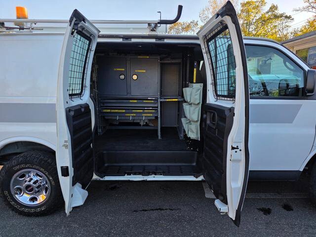 2011 Chevrolet Express 2500 in Blauvelt, NY 10913 - 18048963 44