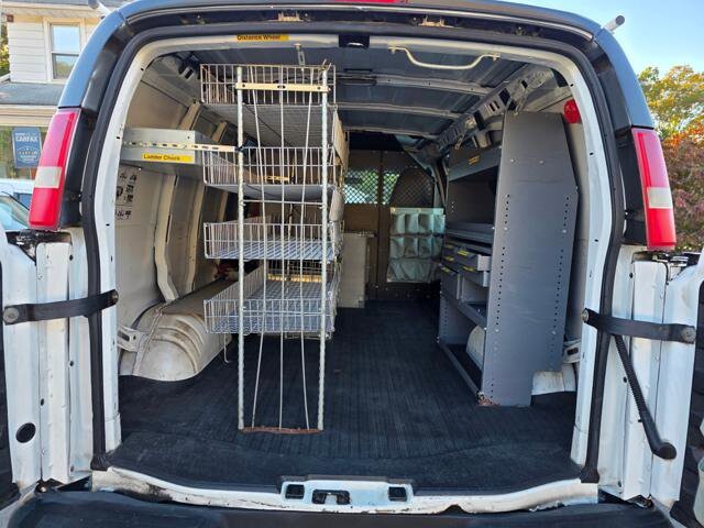 2011 Chevrolet Express 2500 in Blauvelt, NY 10913 - 18048963 29