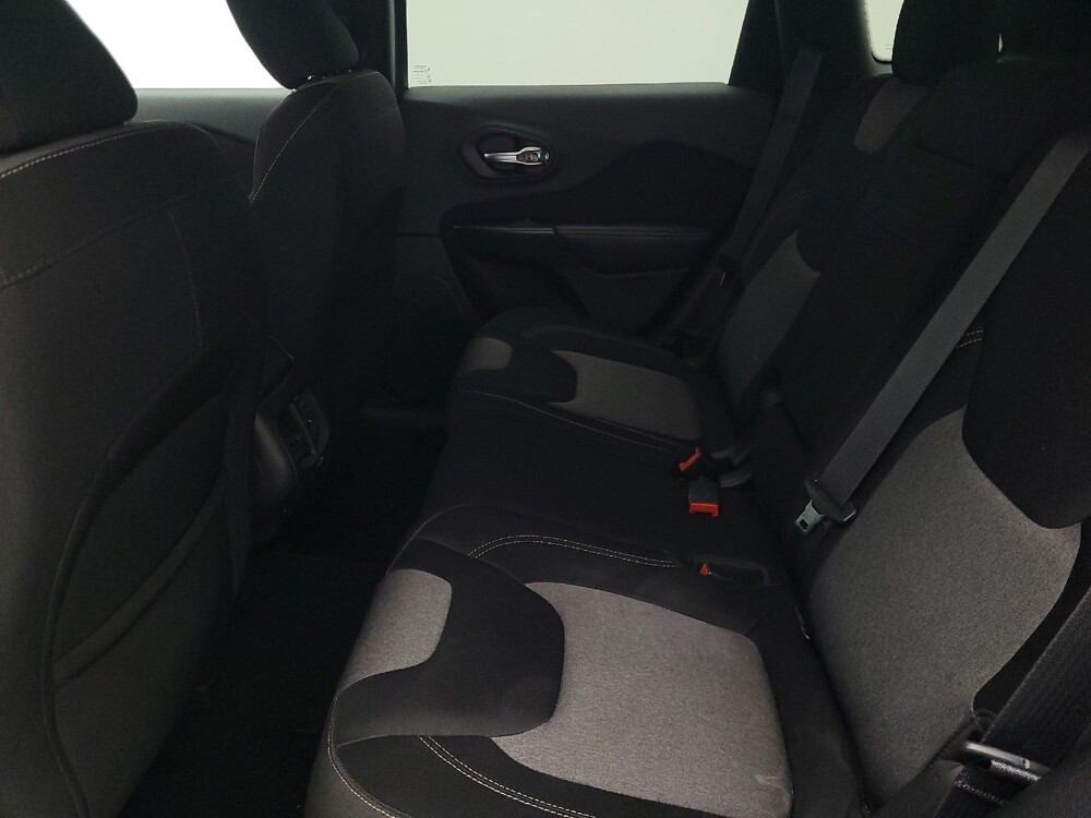 2014 Jeep Cherokee in Hialeah, FL 33014 - 18049216 18