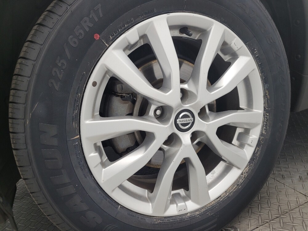 2017 Nissan Rogue in Tucson, AZ 85705 - 18049326 31