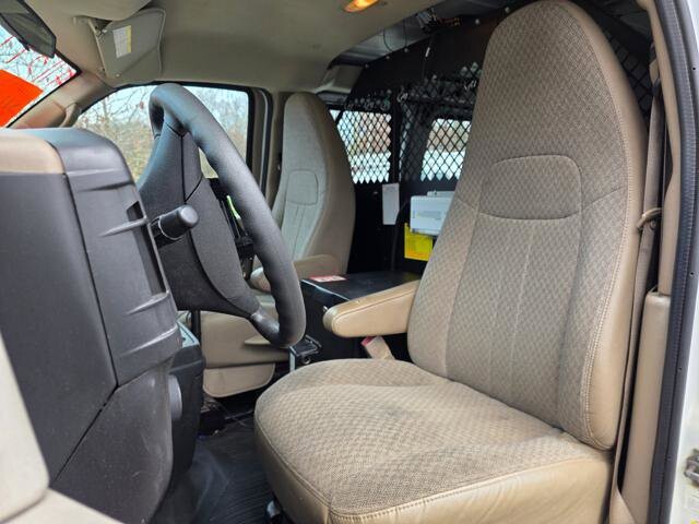 2011 Chevrolet Express 2500 in Blauvelt, NY 10913 - 18049374 12
